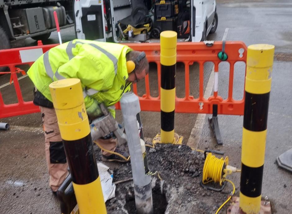 Burgun Contractors installing new lamp posts